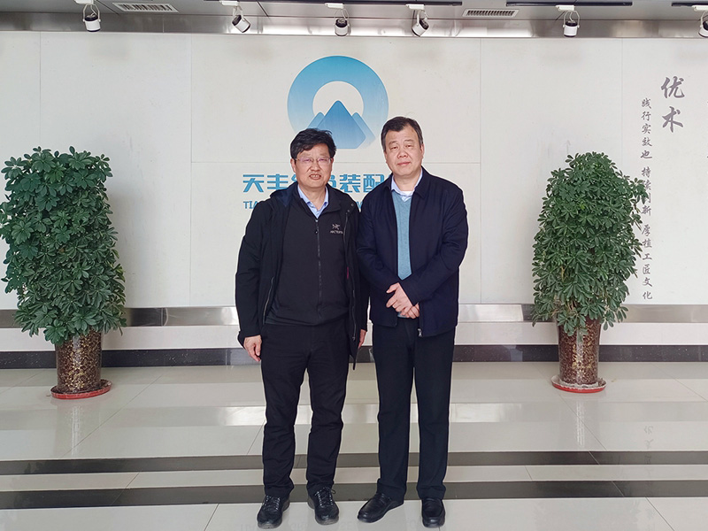 新鄉市人大副主（zhǔ）任、高新區黨（dǎng）工委書記翟洪（hóng）凱到天豐綠色裝配集（jí）團調研