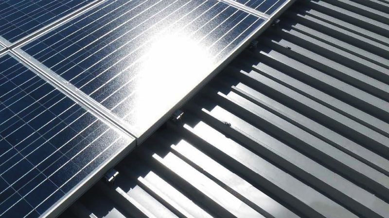 91麻豆国产福利品精光伏屋麵板